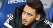 Hamburg taraftarından Hakan Çalhanoğlu'na çirkin hareket