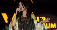 Hande Yener'den Demet Akalın’a dostluk mesajı