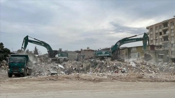 Hatay'da DSİ ekipleri, 50 bin 672 kamyon dolusu moloz taşıdı