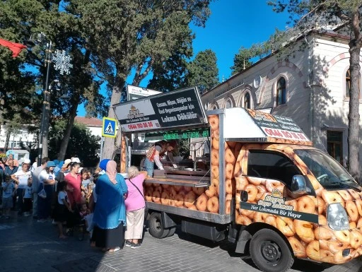 Hayır Lokması ve Lokma Döktürme: Bereket ve Paylaş Köprüsü