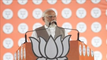 Hindistan Başbakanı Modi, önde olduğu seçimleri "tarihi başarı" olarak niteledi