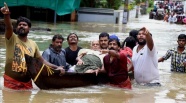 Hindistan'da muson mevsiminin faturası ağır oldu