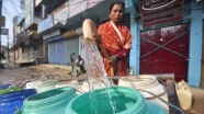Hindistan'da yaklaşık 5 milyon kişi içme suyu sıkıntısı çekiyor