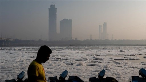 Hindistan'ın Delhi eyaletinde hava kalitesinin düşmesi nedeniyle okullar hibrit eğitime geçiyor