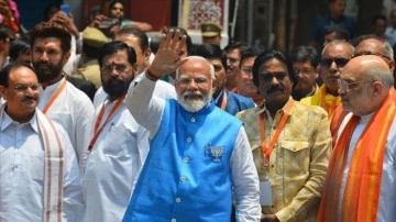 Hindistan'da Narendra Modi üçüncü kez başbakan olarak yemin etti