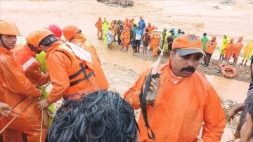 Hindistan'ın güneyindeki toprak kaymalarında ölü sayısı 358'e çıktı