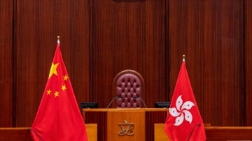 Hong Kong'da baş yönetici seçilen Lee, Pekin çizgisinde polis kökenli bir siyasetçi