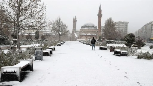 İç Anadolu'da kar etkili oluyor