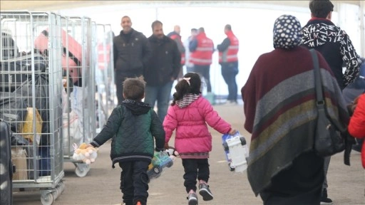 İçişleri Bakanı Yerlikaya: 9 Aralık'tan bu yana 81 bin 576 Suriyeli ülkesine döndü