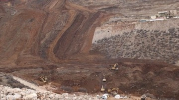 İçişleri Bakanı Yerlikaya, maden ocağında başlanan toprak tahliyesinin detaylarını anlattı