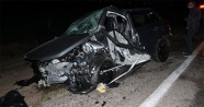 İki otomobil çarpıştı: 3 ölü, 2 yaralı
