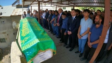 İliç'teki heyelanda hayatını kaybeden işçilerden Kara'nın cenazesi Sivas'ta defnedild