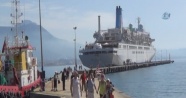 İngiliz gemisi bin 184 turist, 496 mürettebatıyla Alanya’da