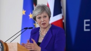 İngiltere Başbakanı May Brexit oylamasını erteledi