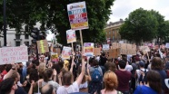 İngiltere Başbakanı May'e Londra'da protesto