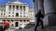İngiltere Merkez Bankası politika faizini rekor düşük seviyede bıraktı