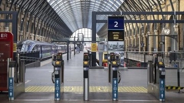 İngiltere'de 40 bin demir yolu çalışanı 2 günlük greve gitti
