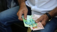 İran&#039;da dolar ilk kez 25 bin tümeni aşarak rekor kırdı
