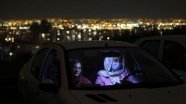 İran&#039;da Kovid-19 nedeniyle riskli şehirlerde gece şahsi araç kullanımı yasaklandı