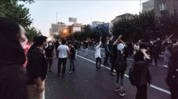İran Devrim Muhafızları Komutanı'ndan göstericilere "sokağa çıkmayın" uyarısı