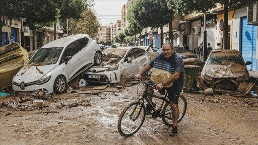 İspanya'nın "soğuk damlası" iklim değişikliği etkisiyle sele dönüştü