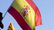 İspanya yargılanan ayrılıkçı Katalanlara aktif siyaset yollarını kapattı