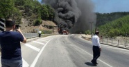 Isparta'da seyir halindeki yolcu otobüsü alev alev yandı