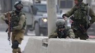 İsrail askerleri Gazze sınırında 2 Filistinliyi yaraladı