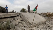 İsrail Batı Şeria&#39;da bir evi yıktı