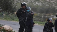 İsrail güçleri Batı Şeria'da 2'si Hamas yetkilisi 22 Filistinliyi gözaltına aldı