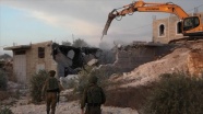İsrail güçleri Filistinlilere ait bir evi yıktı