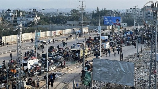 İsrail güçleri, Gazze'de evlerine dönmeyi bekleyenlere ateş açtı