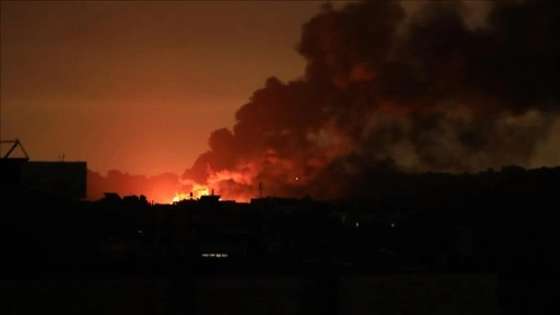 İsrail'in Gazze Şeridi'nin kuzeyinde bir evi bombalaması sonucu 4 Filistinli hayatını kayb