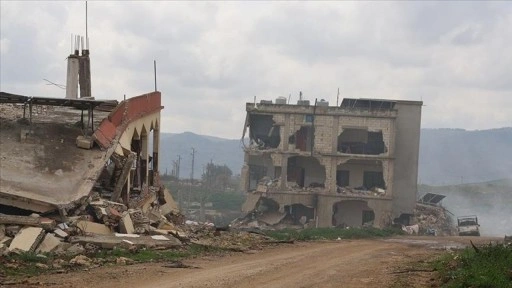 İsrail ordusu Lübnan'ın sınıra yakın beldelerini topçu atışlarıyla hedef aldı