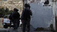 İsrail polisi Kudüs&#039;te bir Filistinliyi yaraladıktan sonra gözaltına aldı