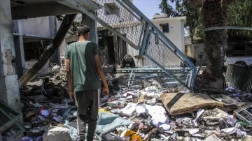 İsrail son 48 saatte Gazze'de 4 sığınma merkezini ve 11 evi hedef aldı