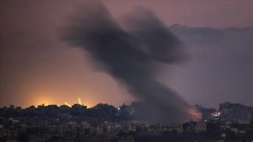 İsrail'in Gazze'nin kuzeyindeki Şeyh Rıdvan Mahallesi'ne gece yaptığı saldırıda 4 Filistinli öldü