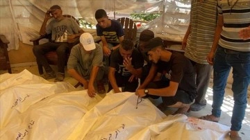 İsrail'in Han Yunus'un El-Mevasi bölgesine düzenlediği saldırıda 17 kişi hayatını kaybetti