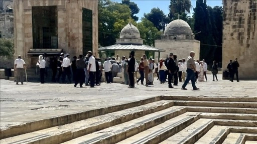 İsrailli gaspçılar "Roş Haşanah Bayramı" bahanesiyle Mescid-i Aksa'ya baskın düzenled