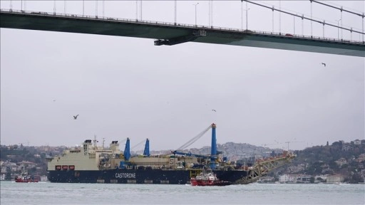 İstanbul Boğazı'nda gemi trafiği, "Castorone" gemisinin geçişi nedeniyle askıya alınd