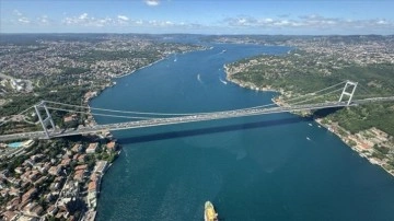 İstanbul Boğazı'nda gemi trafiği çift yönlü geçici olarak askıya alındı