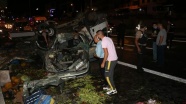 İstanbul&#039;da kamyonet ile otomobil çarpıştı: 5 yaralı
