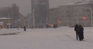 İstanbul&#039;da kar kalınlığı 40 santimetreye ulaştı