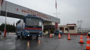 İstanbul'da sağanak nedeniyle su basan duruşma salonu boşaltıldı
