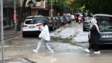 İstanbul'da aralıklarla sağanak etkili oluyor