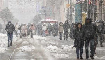 İstanbul'da motosikletle motokuryelerin trafiğe çıkışlarına yarın izin verilecek