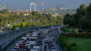 İstanbul'da sabah saatlerinde trafik yoğunluğu arttı