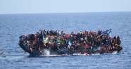 İtalya açıklarında göçmen teknesi battı, 562 kişi kurtarıldı