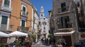 İtalya'nın Bari kenti, makarnacılar sokağıyla turistleri çekiyor