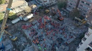 İzmir&#039;de deprem sonrası yıkılan Rıza Bey Apartmanı enkazındaki kurtarma çalışmasına ara verildi